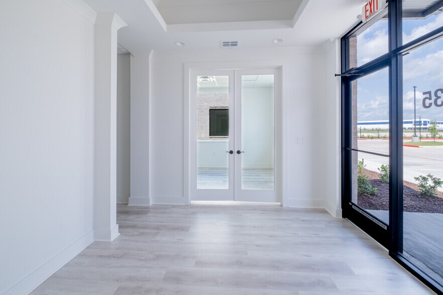 More Photos Of 30625 Kingsland Blvd, Brookshire Office For Lease