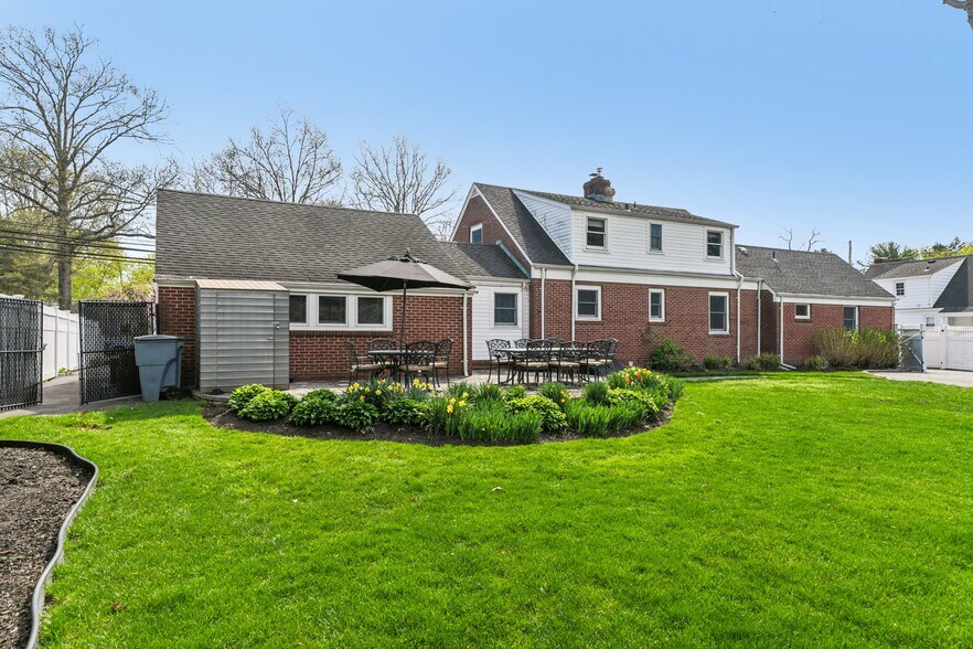 More Photos Of 1 Huntington Bay Rd, Huntington Office For Sale