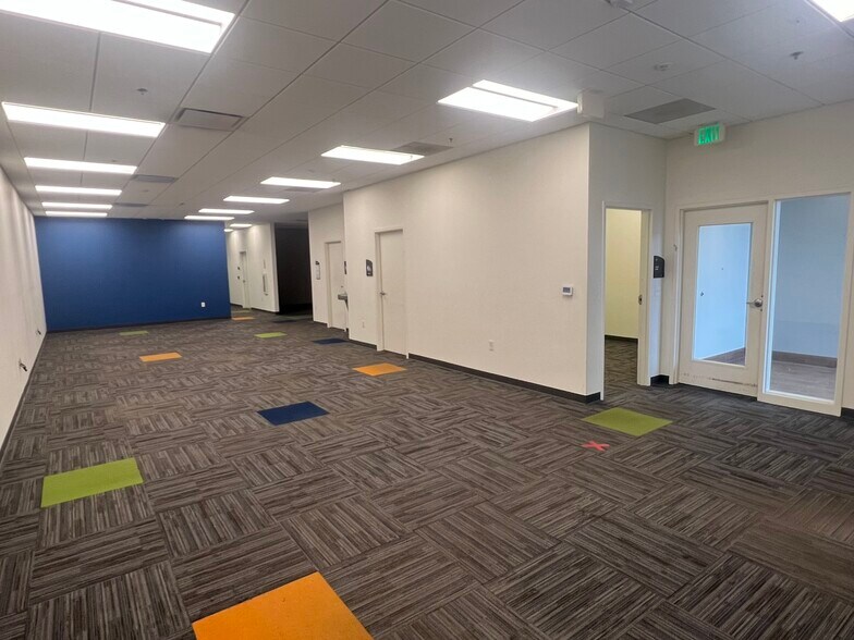 More Photos Of 870 W Robinson Dr, North Salt Lake Warehouse For Lease