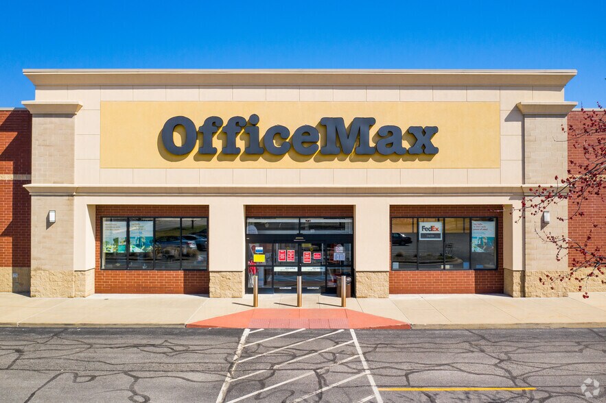 More Photos Of Frank Scott Pky & Hwy 15, Belleville Unknown For Lease