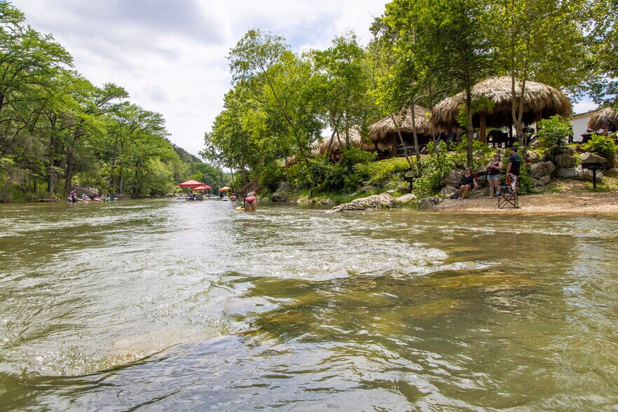 More Photos Of 7308 River Rd, New Braunfels Sports And Entertainment For Sale