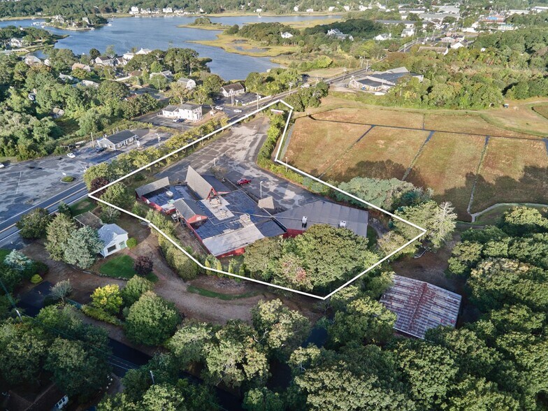 More Photos Of 316 Main St, West Yarmouth Unknown For Lease