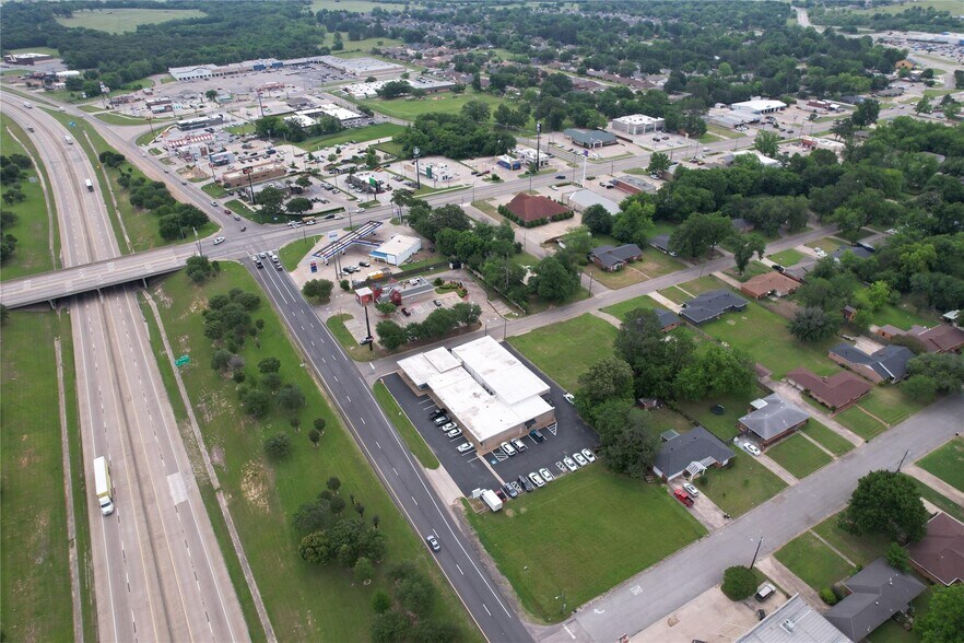More Photos Of 200 Shannon Rd W, Sulphur Springs Storefront For Lease