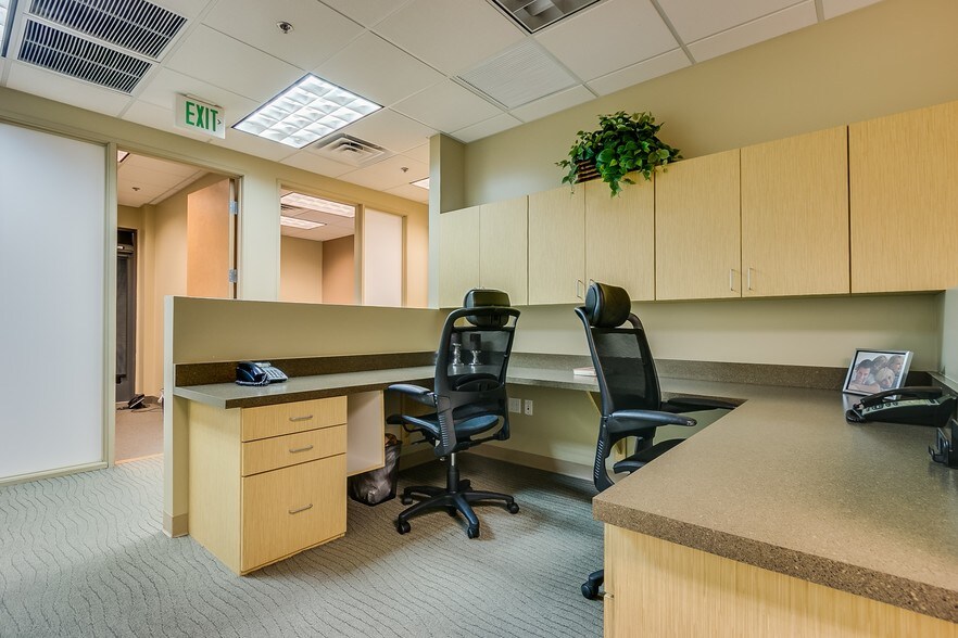 More Photos Of 9865 S Priest Dr, Tempe Unknown For Lease