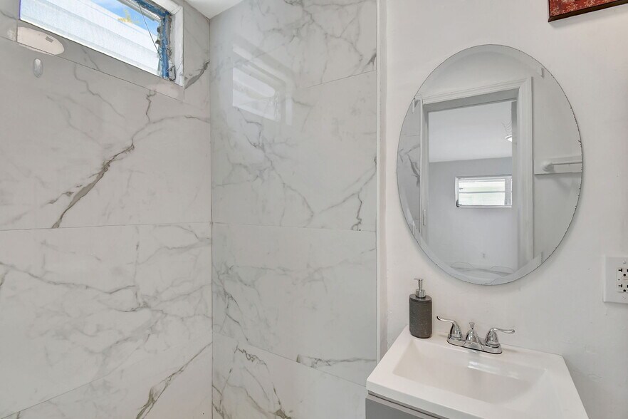 More Photos Of 844 NE 17th Way, Fort Lauderdale Apartments For Sale