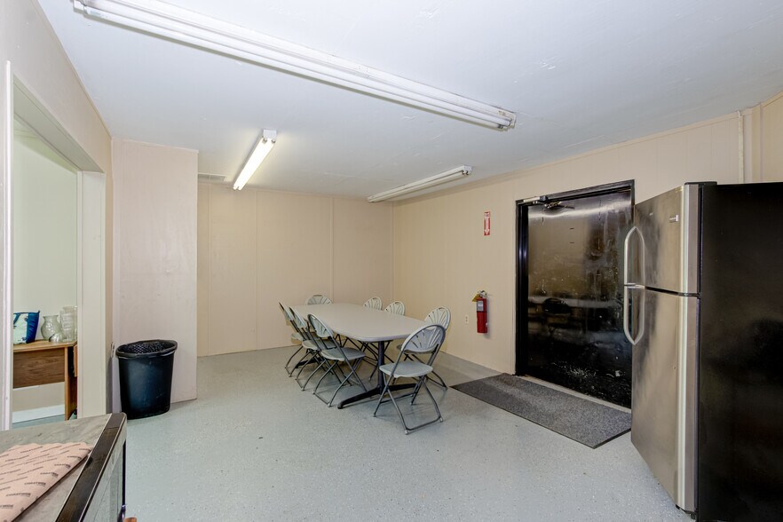 More Photos Of 1242 Nowell Dr, Augusta Warehouse For Sale