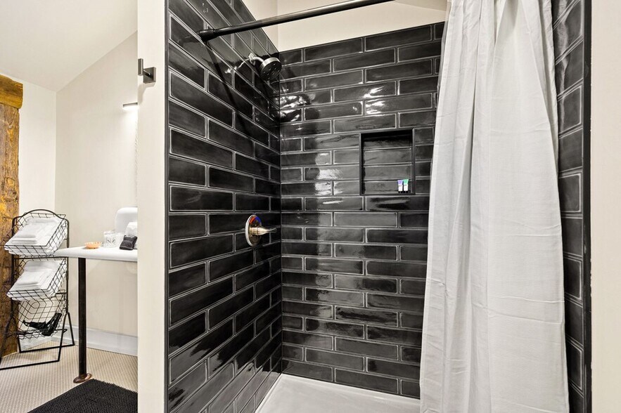 More Photos Of 219 Kentucky St, Sturgeon Bay Specialty For Sale