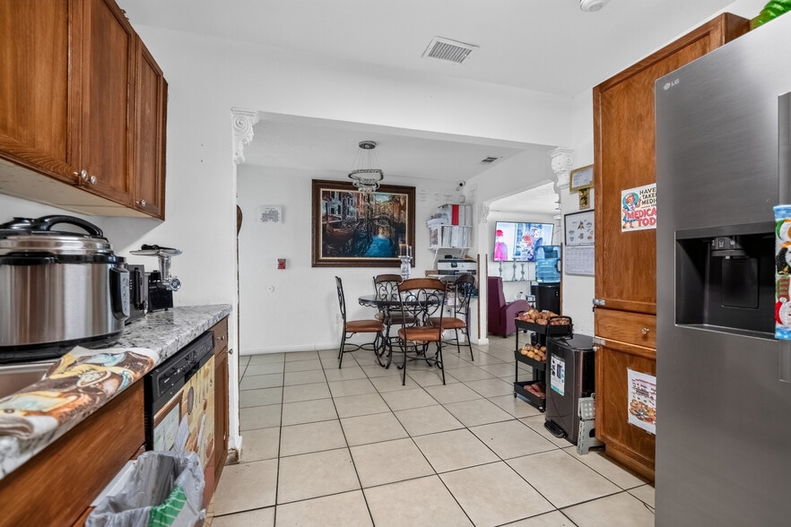 More Photos Of 7151 SW 42nd St, Miami Assisted Living For Sale
