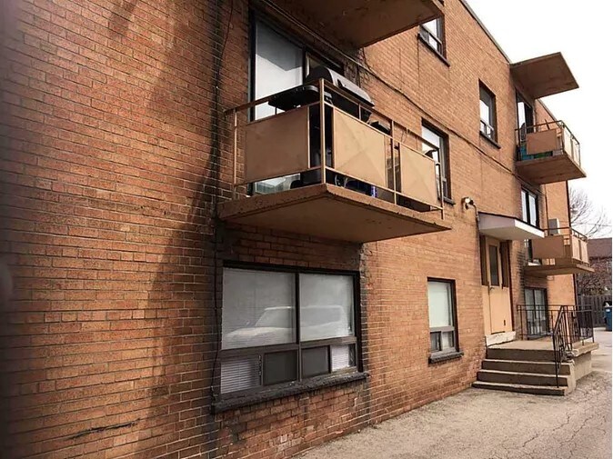 More Photos Of 122 Victoria Ave N, Hamilton Apartments For Sale