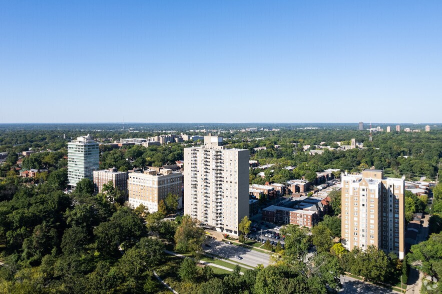 More Photos Of 665 S Skinker Blvd, Saint Louis Apartments For Lease