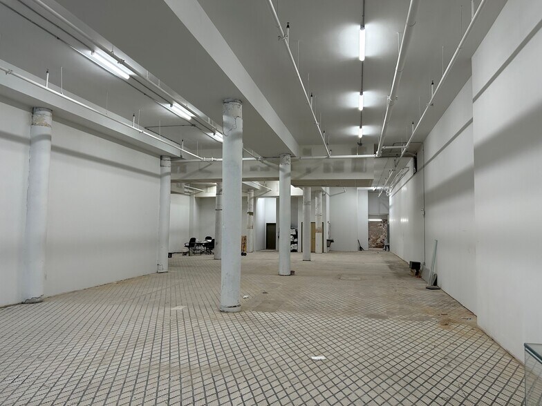 More Photos Of 17 S Wabash Ave, Chicago Loft Creative Space For Lease