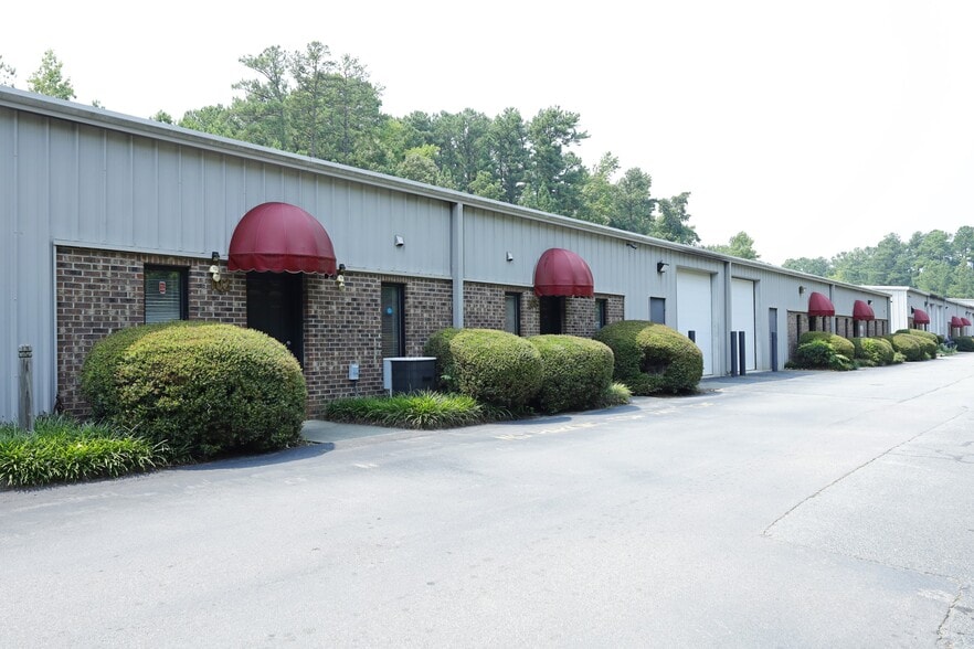 More Photos Of 4122 B Bennett Memorial Rd, Durham Flex For Lease