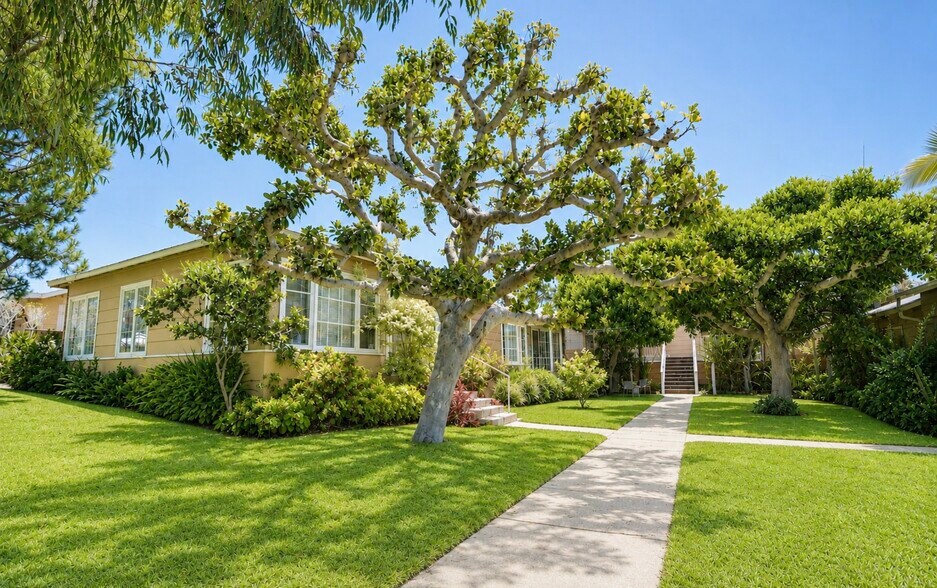 Primary Photo Of 379 Aster St, Laguna Beach Apartments For Sale