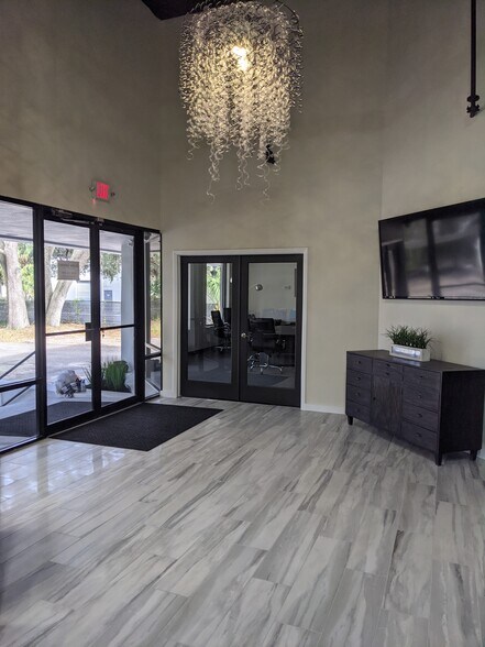 More Photos Of 5905 Johns Rd, Tampa Warehouse For Lease