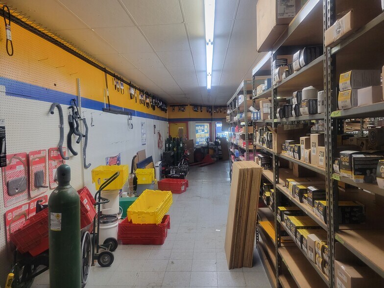 More Photos Of 118 Main St N, Stewartville Freestanding For Lease