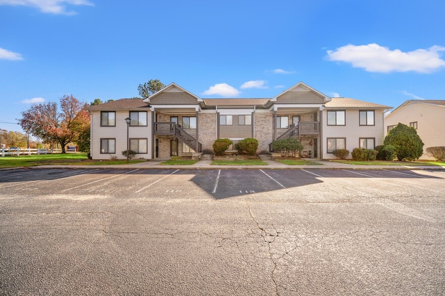 More Photos Of 2612 Guyer St, High Point Apartments For Sale