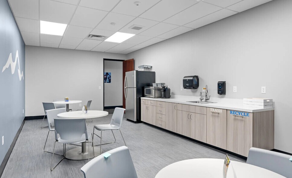 More Photos Of 3630 S 25th E, Idaho Falls Office For Lease