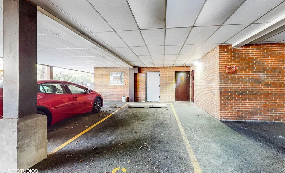 More Photos Of 950 Washington Blvd, Oak Park Apartments For Sale