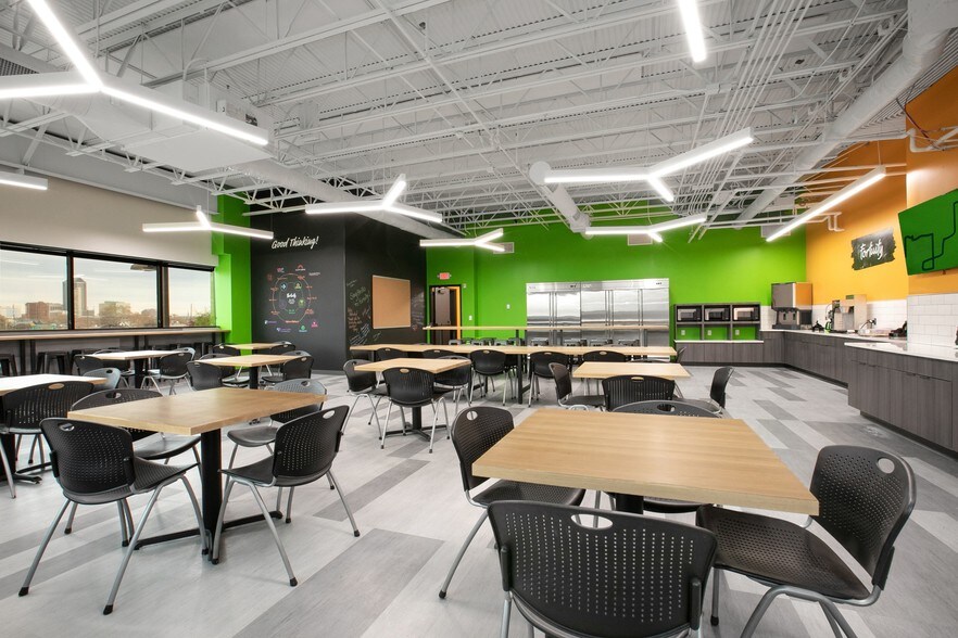 More Photos Of 775 W Broad St, Columbus Medical For Lease