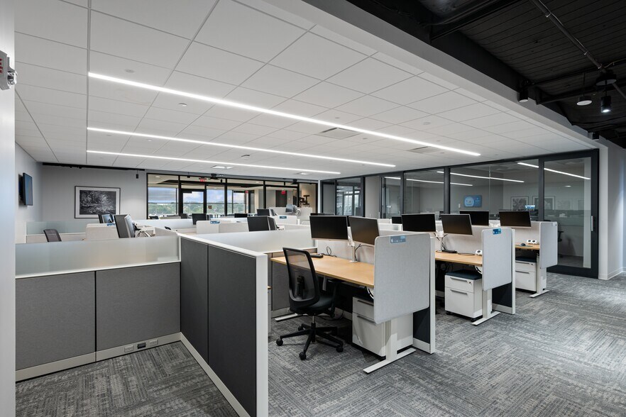 More Photos Of 3340 Perimeter Hill Dr, Nashville Office For Sale