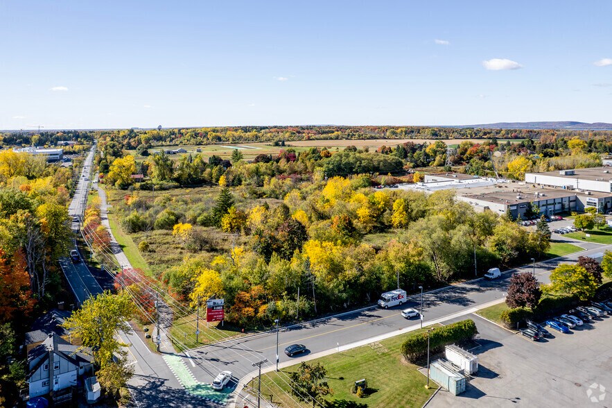 Primary Photo Of 3 St Cedar, Sainte-anne-de-bellevue Warehouse For Lease
