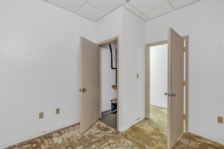 More Photos Of 14 125th Street Gulf, Marathon Office Residential For Sale