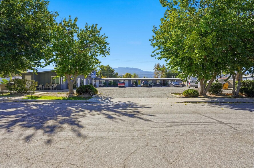 More Photos Of 2100 Crestview Ave, Lake Isabella Apartments For Sale