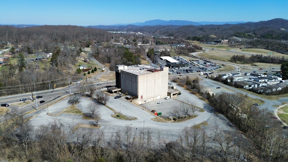 More Photos Of 3417 N Roan St, Johnson City Office Residential For Sale