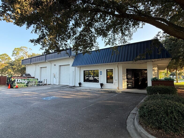 Primary Photo Of 8115 Waters Ave, Savannah Showroom For Sale