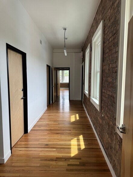 More Photos Of 1919-1927 Greenville Ave, Dallas Storefront Retail Office For Lease