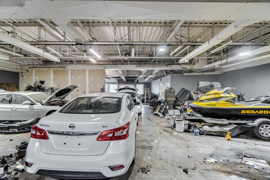 More Photos Of 26 Bramsteele Rd, Brampton Industrial For Sale