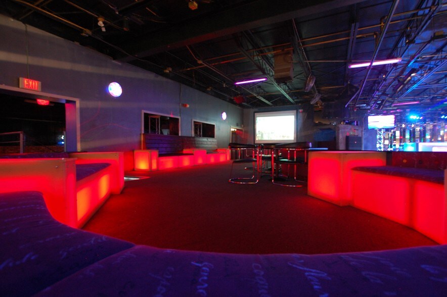 More Photos Of 2211 4th St, Lubbock Freestanding For Sale