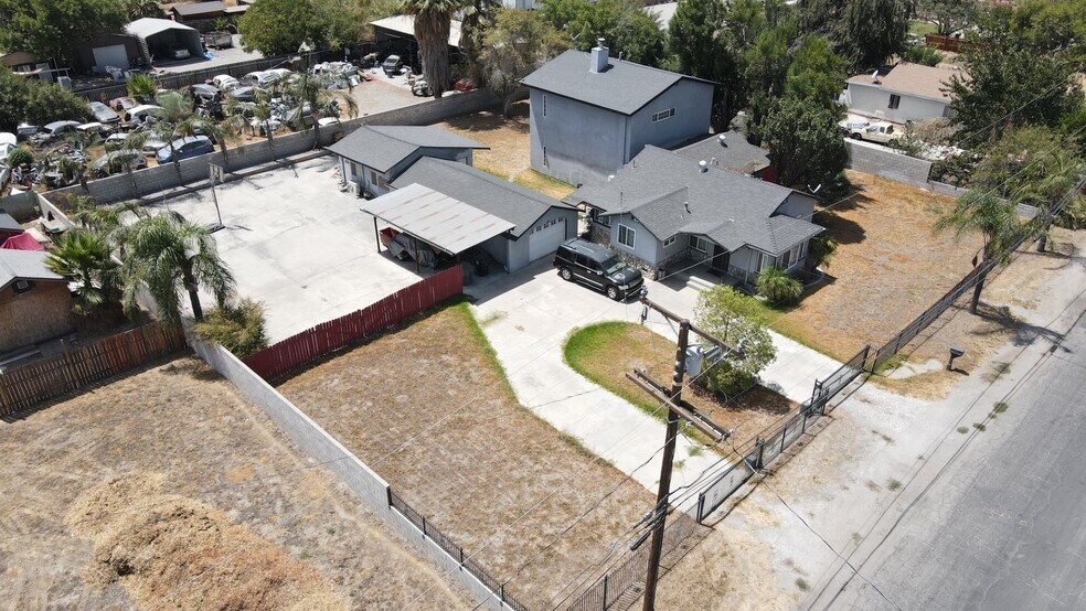 More Photos Of 565 E Caroline St, San Bernardino Industrial For Sale