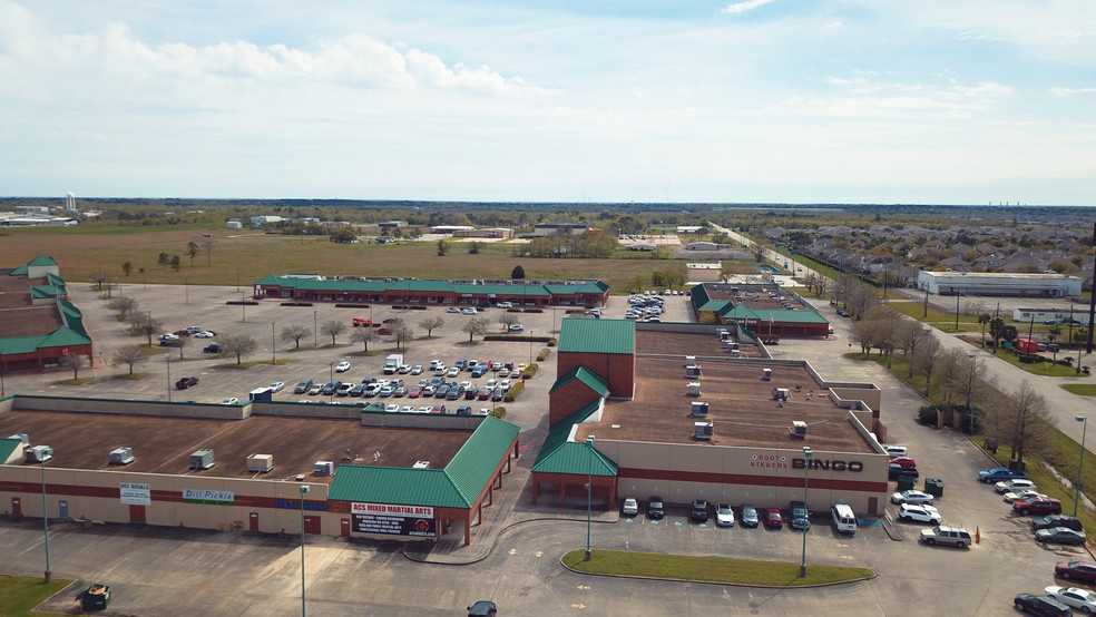 More Photos Of 14001-14065 Delany Rd, La Marque Unknown For Lease