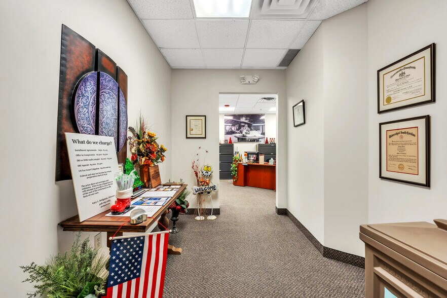 More Photos Of 80 Optical Dr, Southbridge Flex For Lease