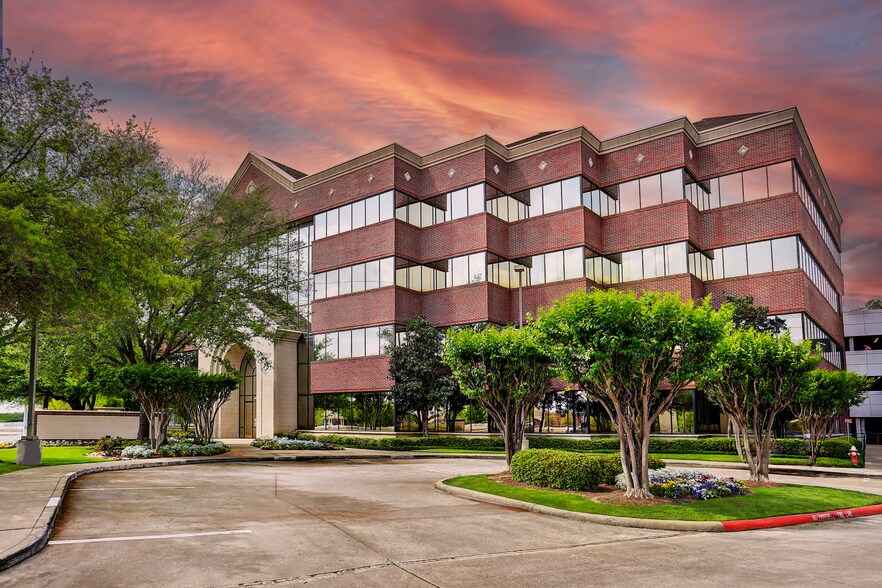 More Photos Of 14140 Southwest Fwy, Sugar Land Office For Lease