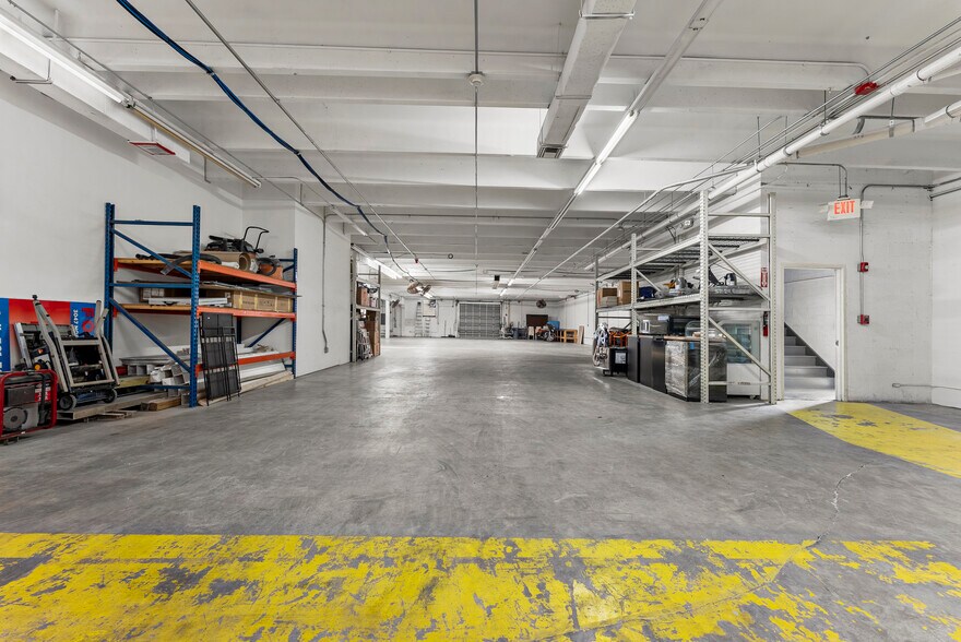 More Photos Of 2000 N Federal Hwy, Delray Beach General Retail For Lease