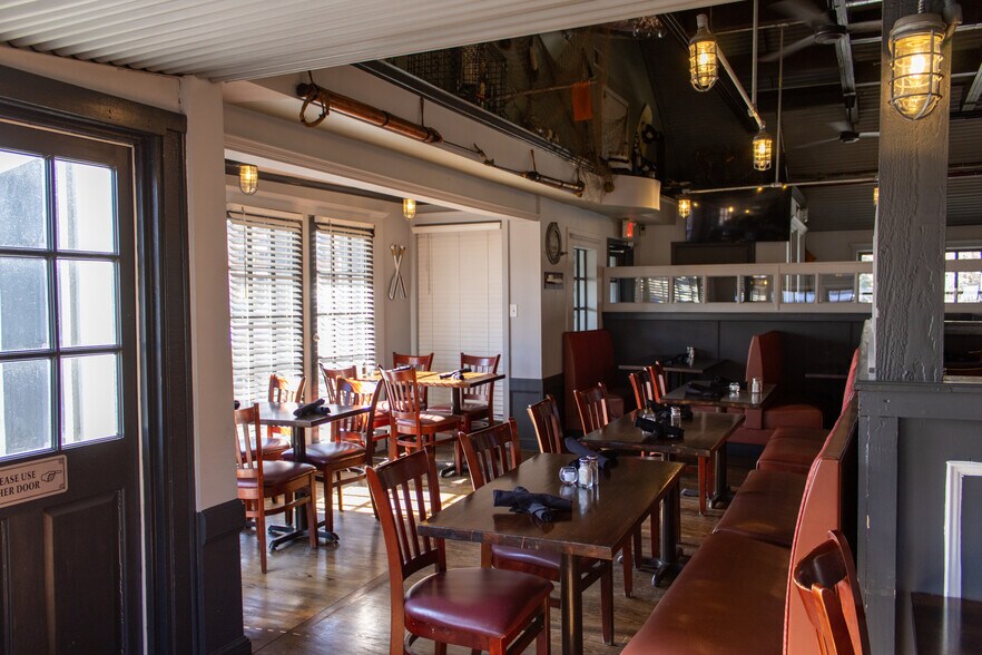 More Photos Of 1308 E Main St, Stamford General Retail For Sale