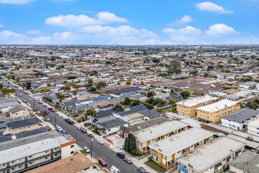 More Photos Of 4376 W 134th St, Hawthorne Apartments For Sale