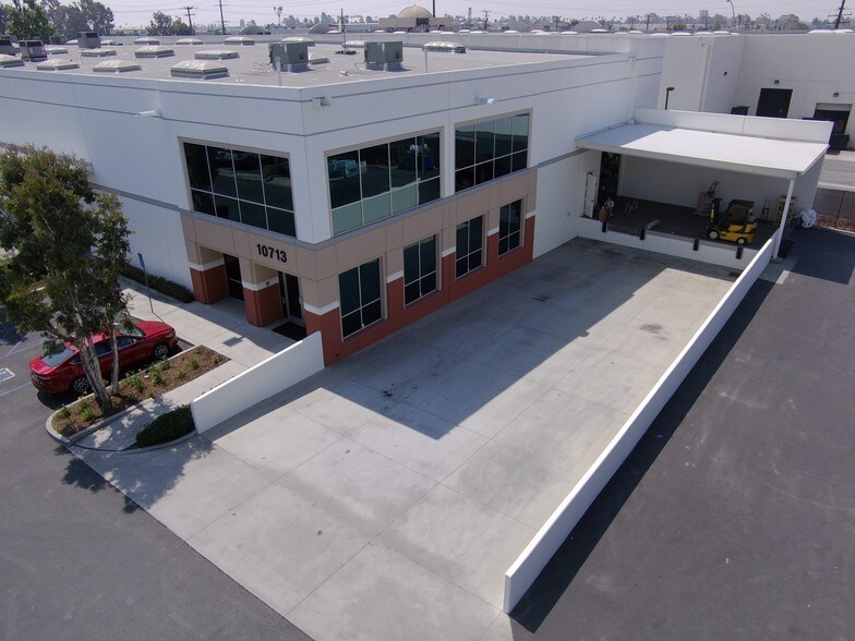 More Photos Of 10717 Norwalk Blvd, Santa Fe Springs Distribution For Lease