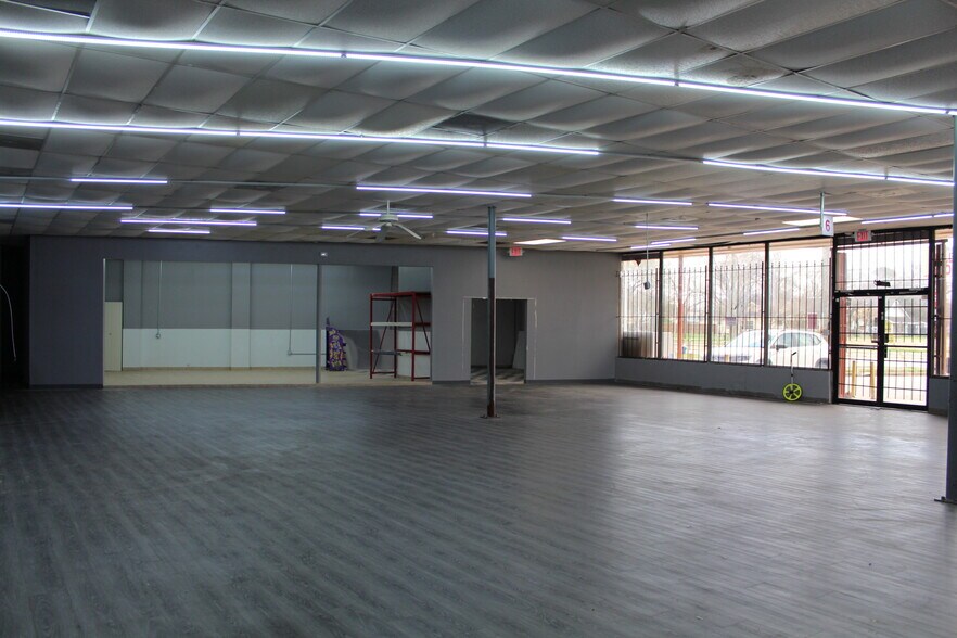More Photos Of 4906 Harrisburg Blvd, Houston Storefront For Sale