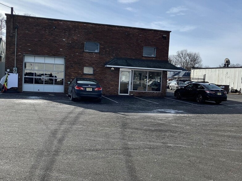 More Photos Of 704 Clinton Ave, South Plainfield Auto Repair For Lease