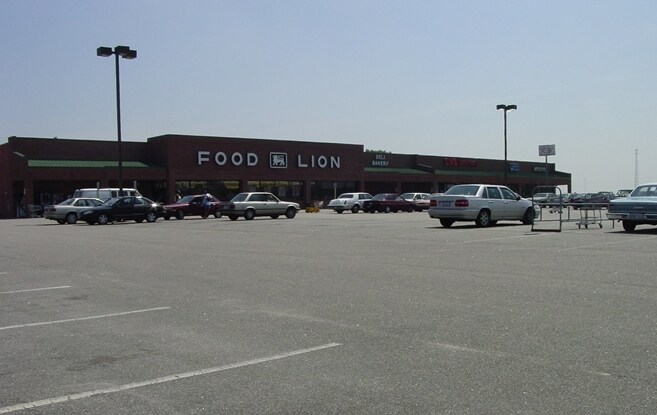 More Photos Of 805 E 4th Ave, Red Springs Supermarket For Lease