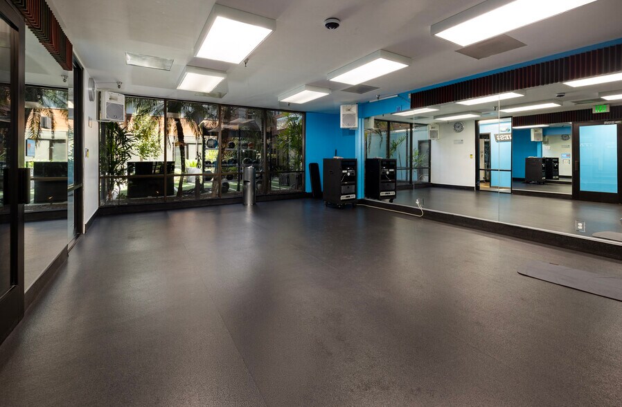 More Photos Of 6144 Calle Real, Goleta Office For Lease