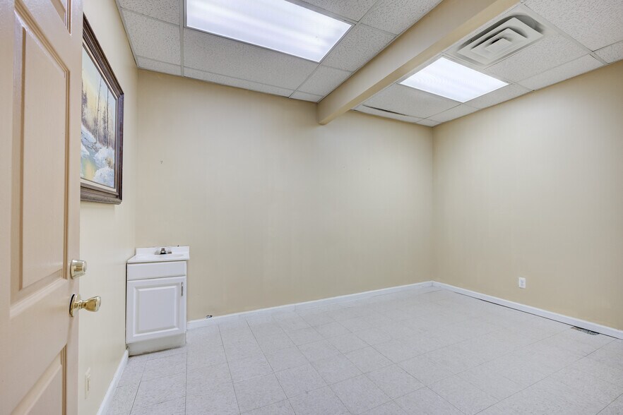 More Photos Of 19953 Conant St, Detroit Medical For Sale