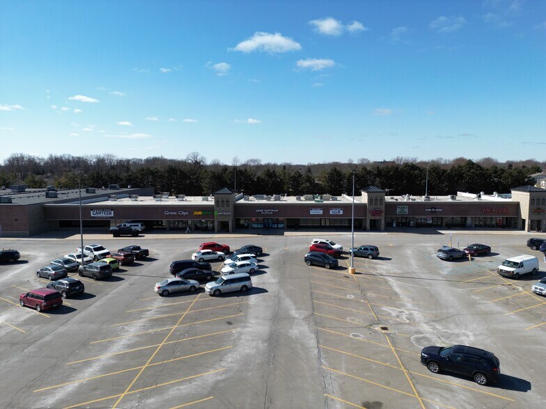 More Photos Of 41701-41941 Garfield Rd, Clinton Township Unknown For Lease