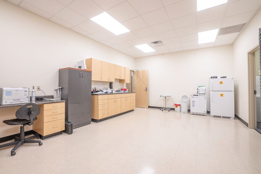 More Photos Of 227 Monogard Dr, Manchester Medical For Sale