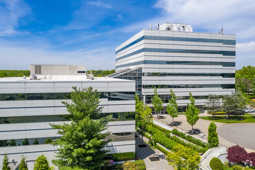 More Photos Of 8000 Midlantic Dr, Mount Laurel Office For Lease