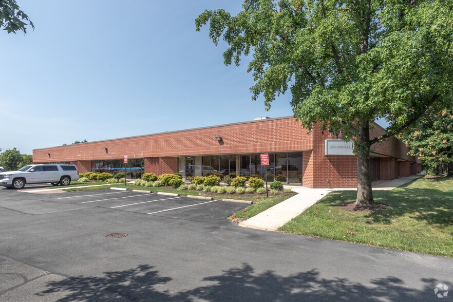 More Photos Of 103-105 Carpenter Dr, Sterling Research And Development For Lease