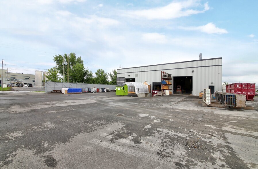 More Photos Of 130 Rue de l'Isère, Candiac Warehouse For Sale